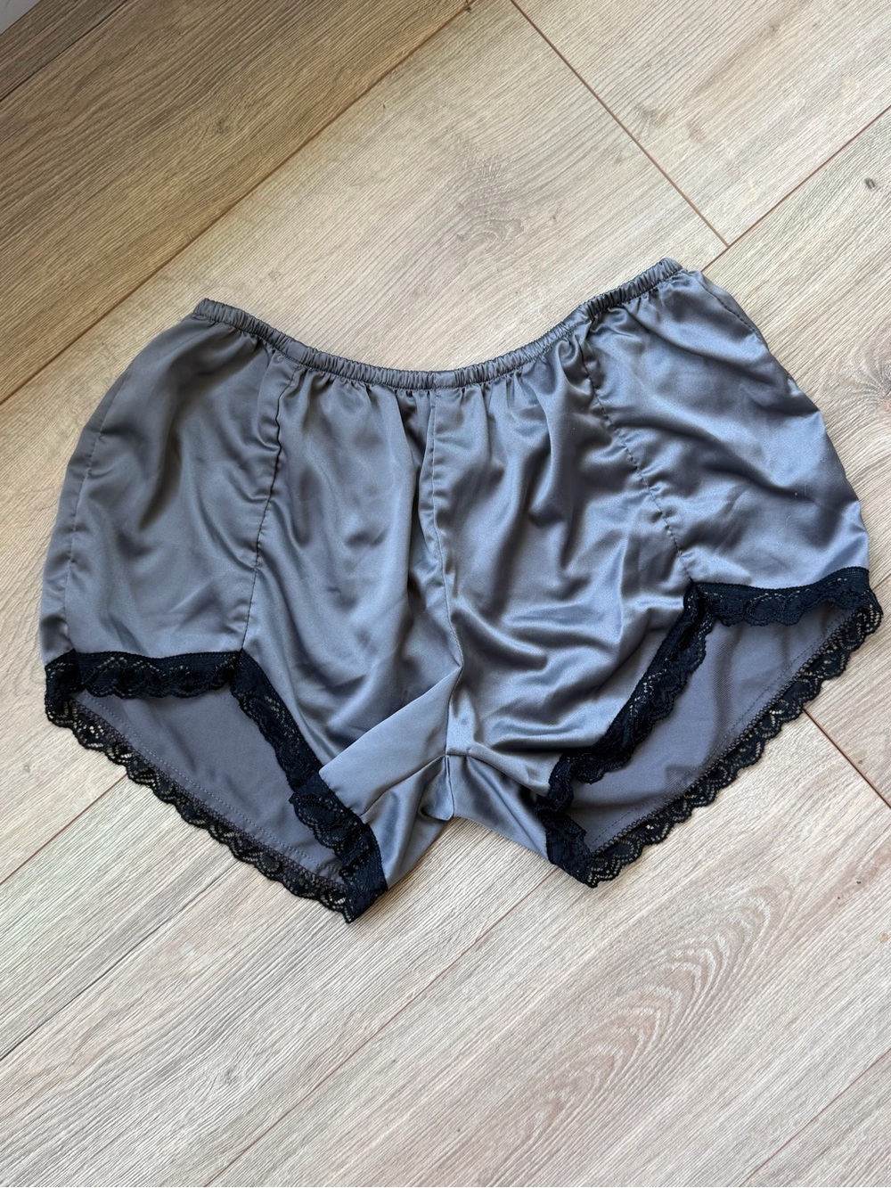 Silky Lace-Trim Shorts Silver Gray size small